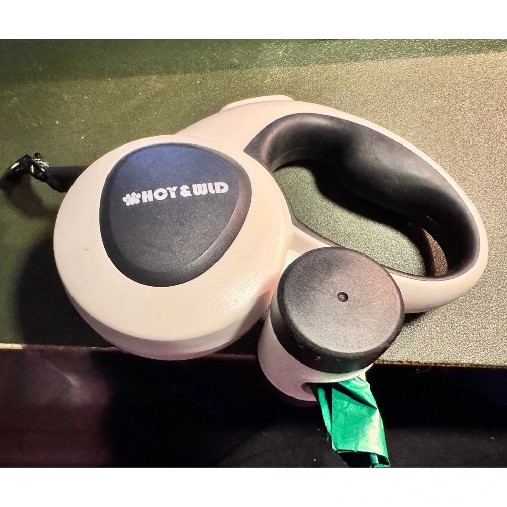 HOY&WILD Retractable Dog Leash‎ with Bag Dispenser/Light/Heavy Duty 16 ft